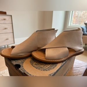 Born IWA Sandals White 38/7 *EUC*